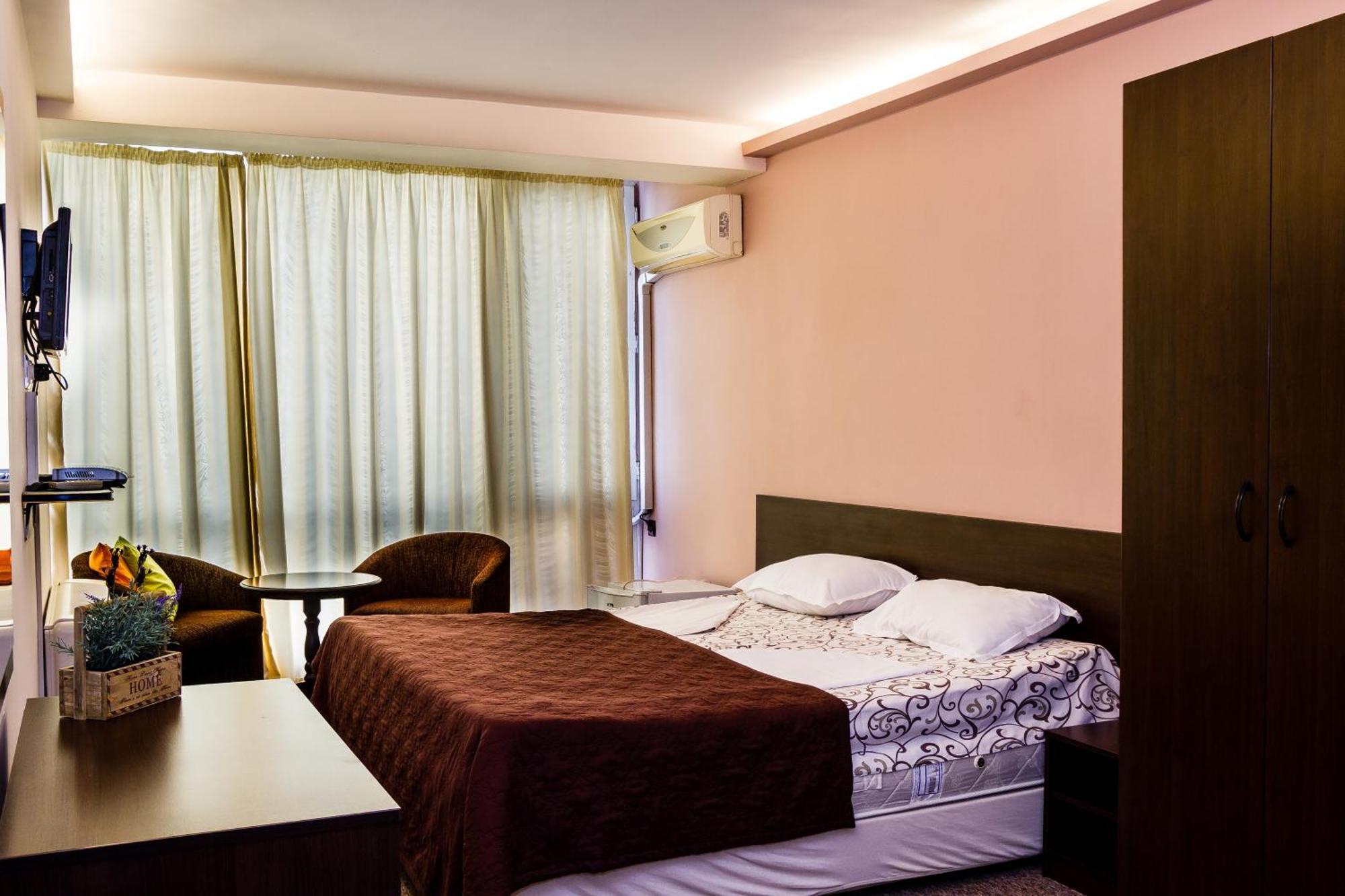 Hotel Sezoni South Burgas Esterno foto